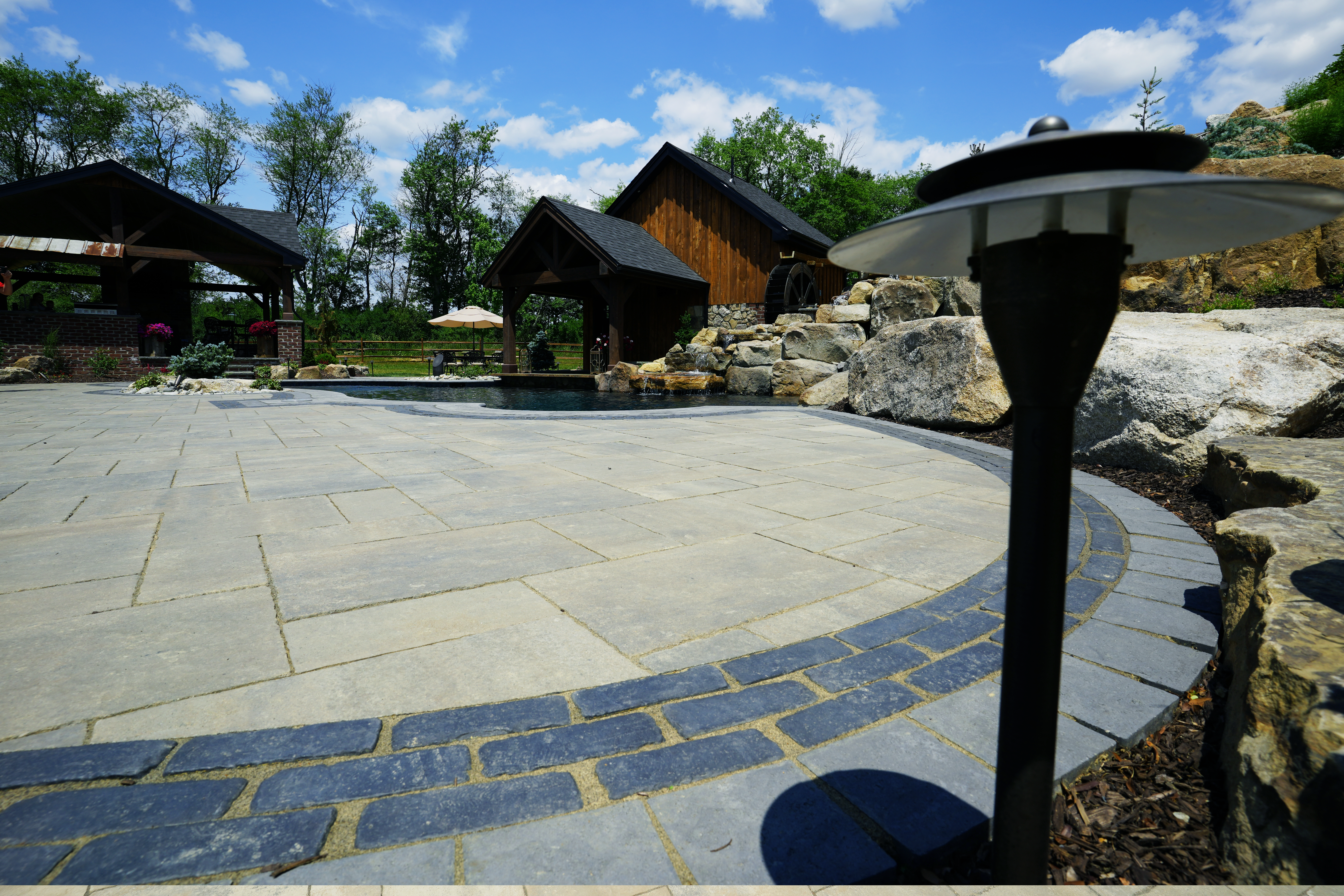 paver patio with double border